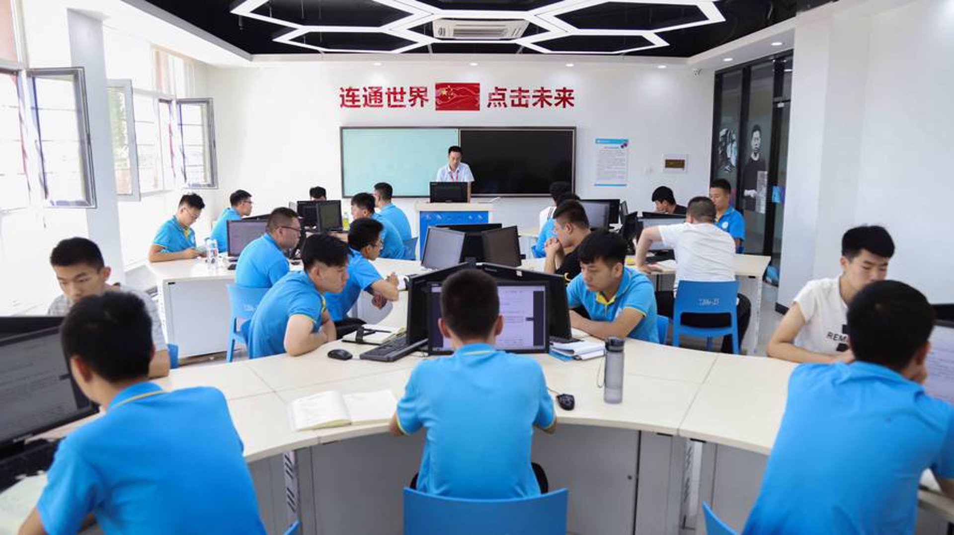 真相揭露:行业变革背后的隐秘力量